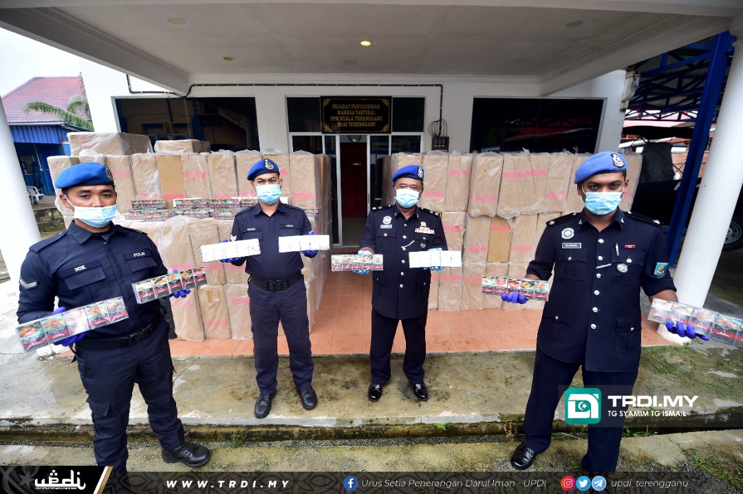 Polis Marin Rampas Rokok Seludup Bernilai RM2.4 Juta