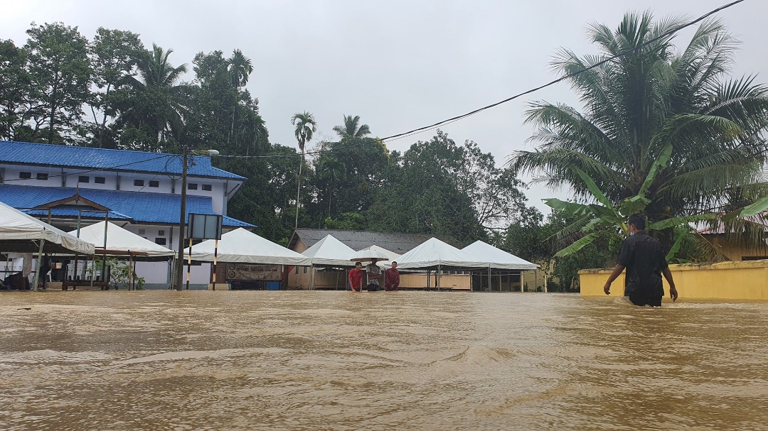 Pusat Pemindahan Kampung Shukor Ditenggelami Banjir