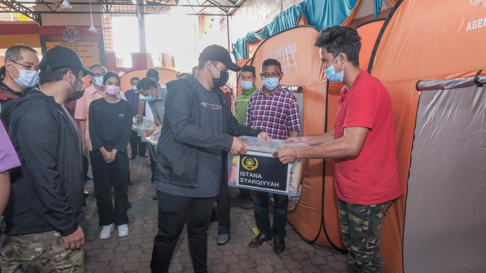 Anakanda Sultan Terengganu Santuni Mangsa Banjir