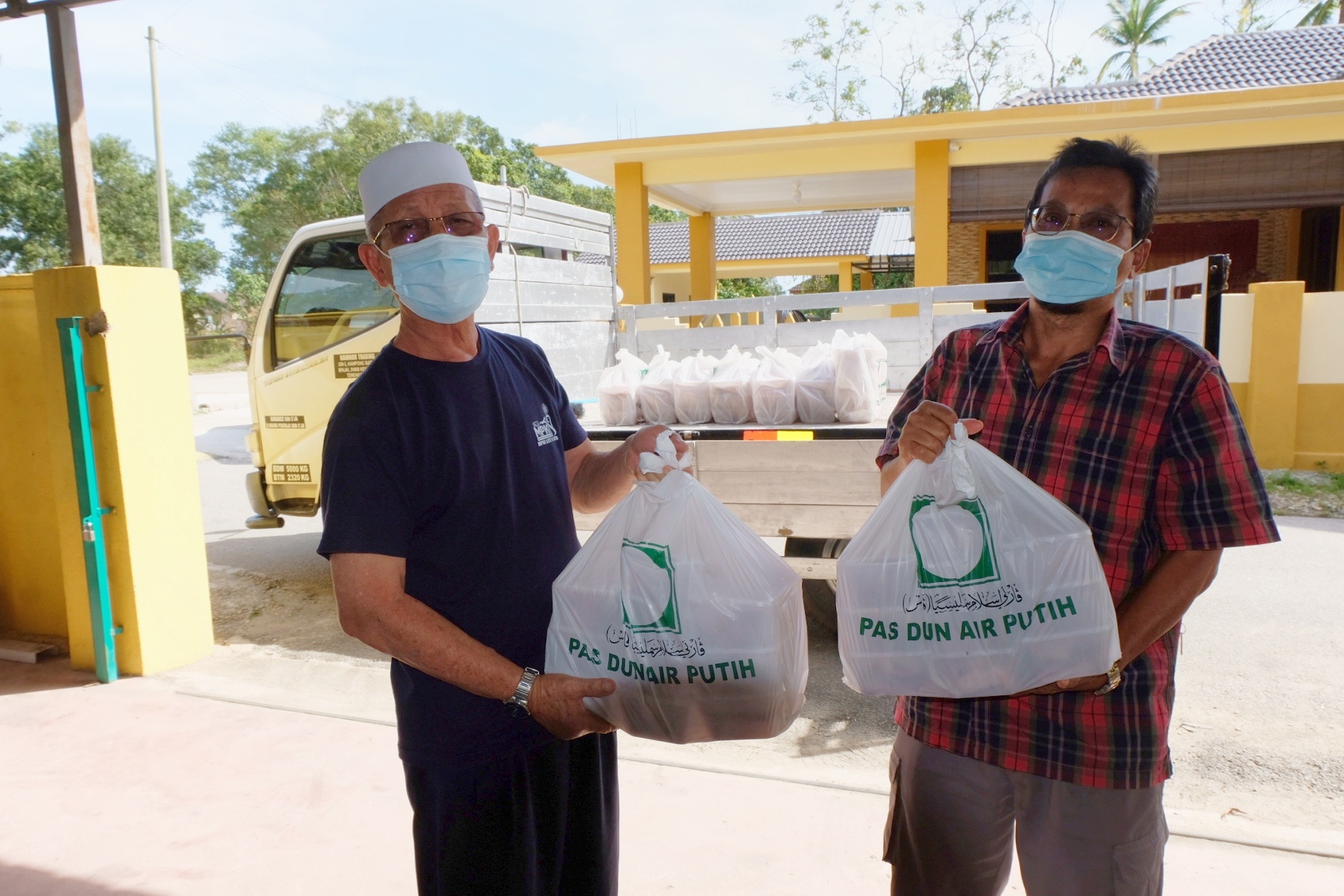 Agihan 600 Kilo Daging Golongan Terjejas DUN Air Putih