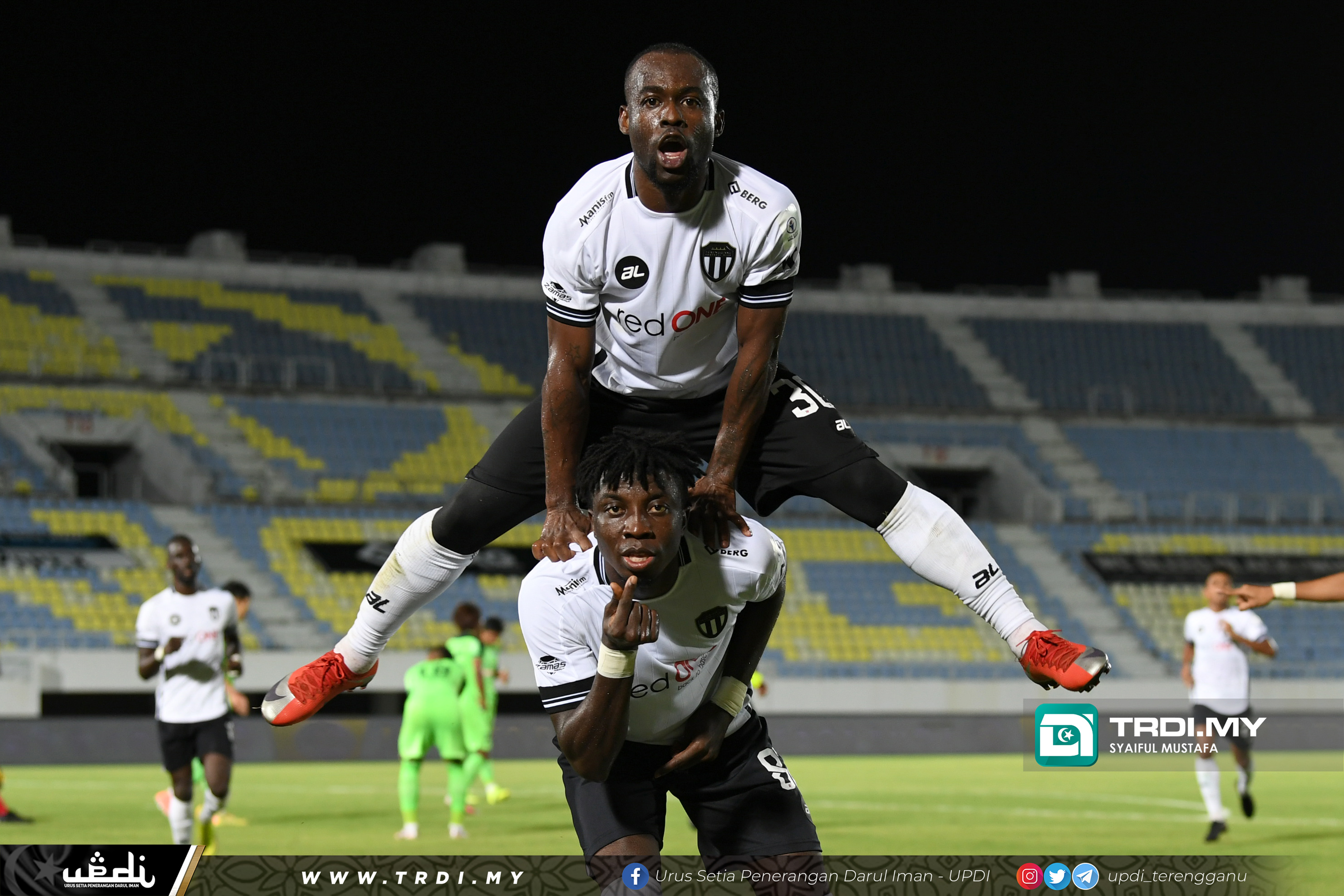 Aksi - Aksi Perlawanan ke 4 Liga Super Malaysia, Terengganu FC vs Melaka FC di Stadium Sultan Mizan Zainal Abidin, Gong Badak