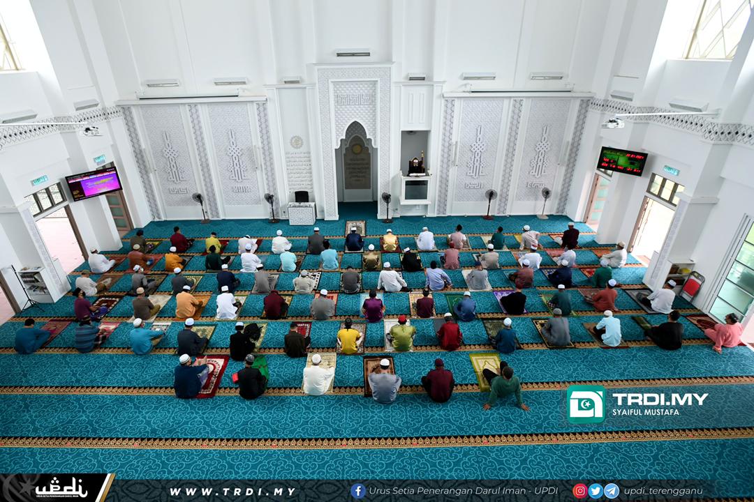 'Lockdown' : Solat Jumaat Diganti Solat Zuhur Di Masjid