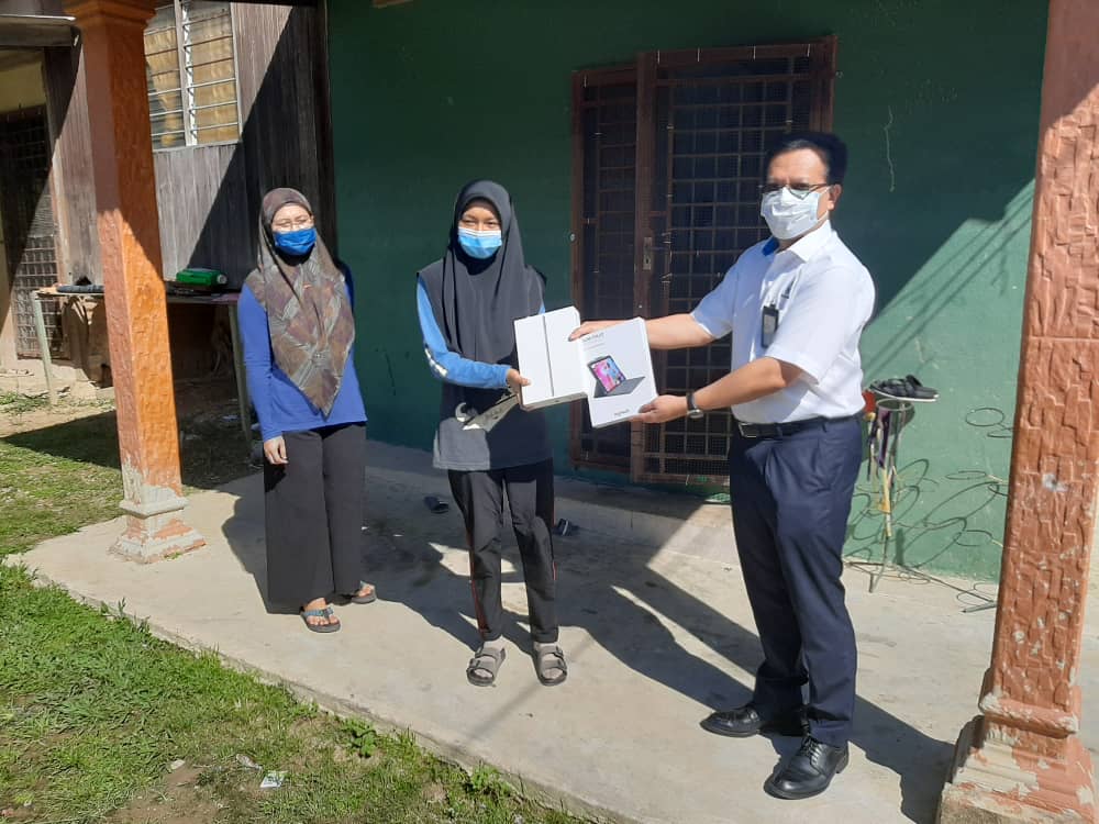 Yayasan Petronas Sumbang Gajet, Data Kepada 735 Anak Terengganu