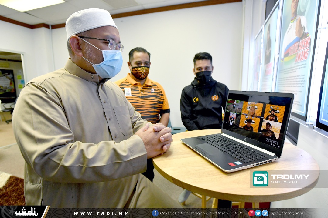 Azreen, Zulkhairie Terima Insentif RM30,000