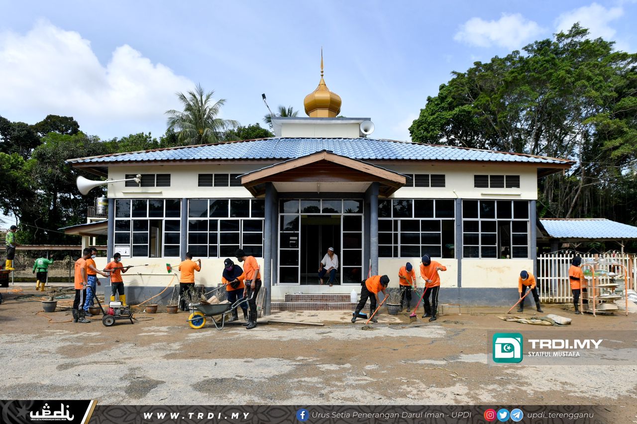 Masjid Lumpuh Akibat Banjir Lumpur Kembali Pulih
