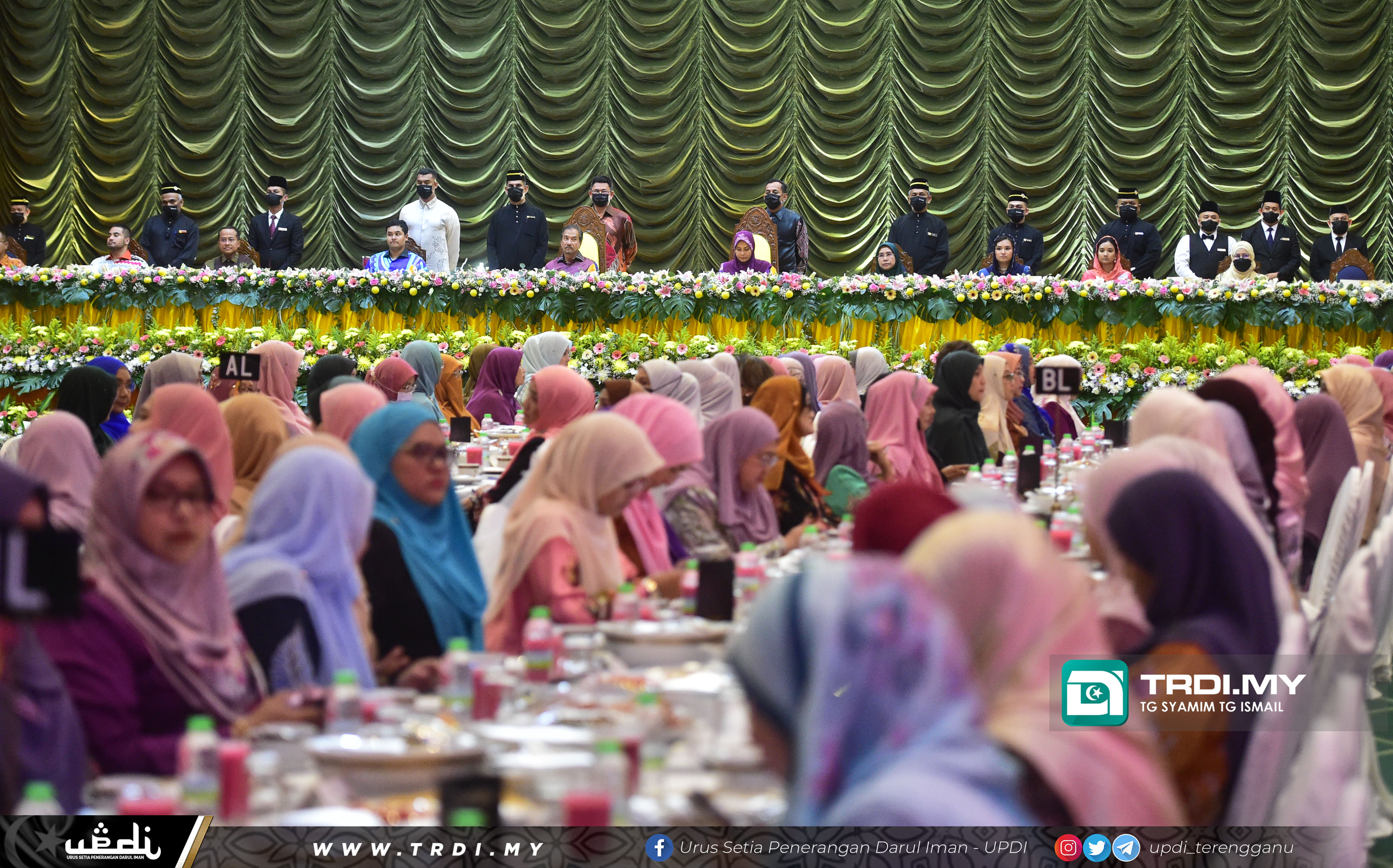 Majlis Jamuan Negeri sempena Sambutan Ulang Tahun ke-60 Hari Keputeraan KDYMM Sultan Terengganu bertempat di Dewan Besar, WDI