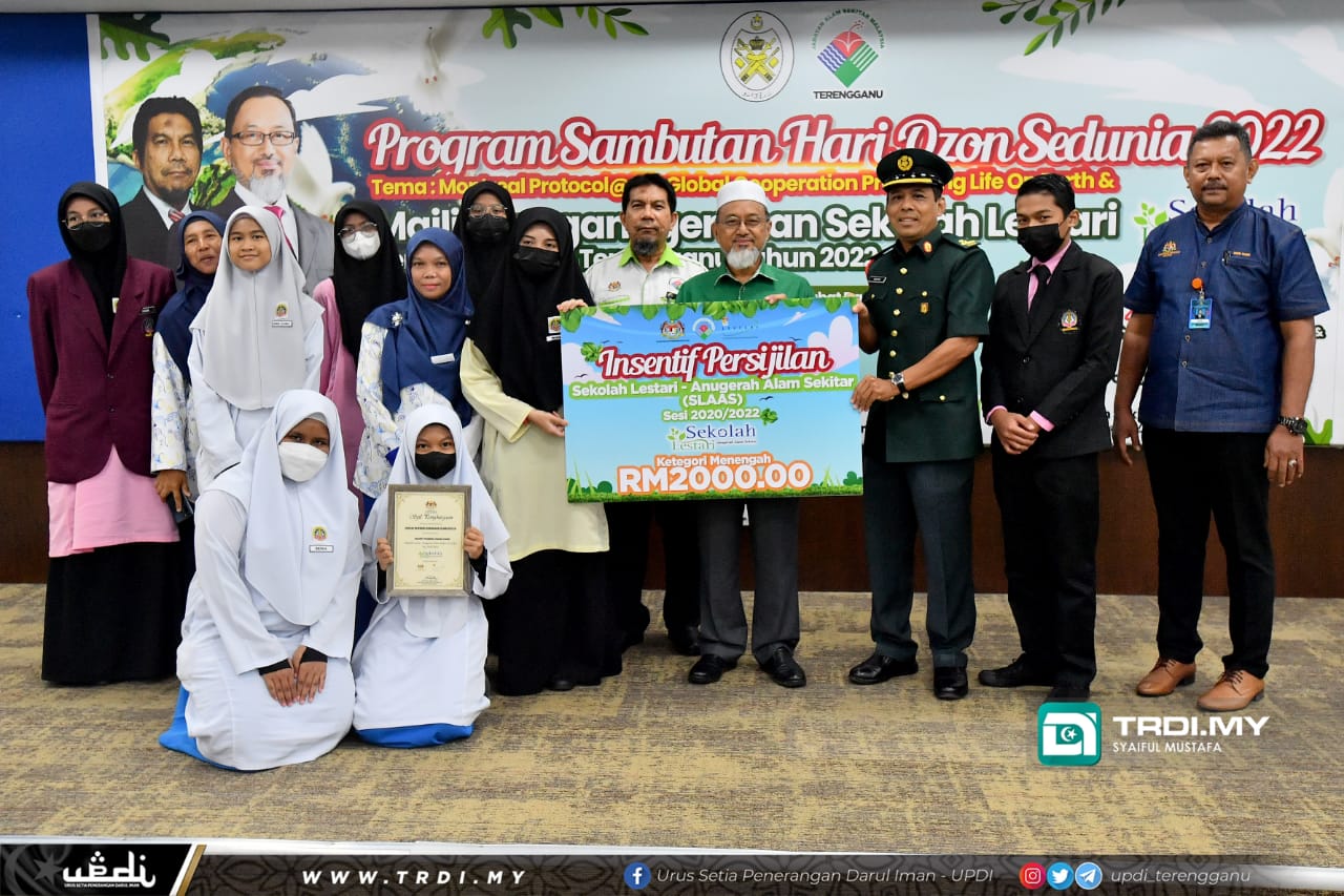 Dua Sekolah dari Kemaman Terima Anugerah Sekolah Lestari