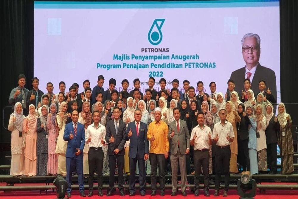 PETRONAS Taja 103 Pelajar Cemerlang Terengganu