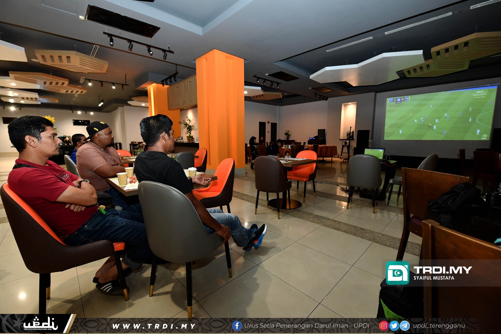 Tonton Bola Gaya Mewah, Tapi Murah