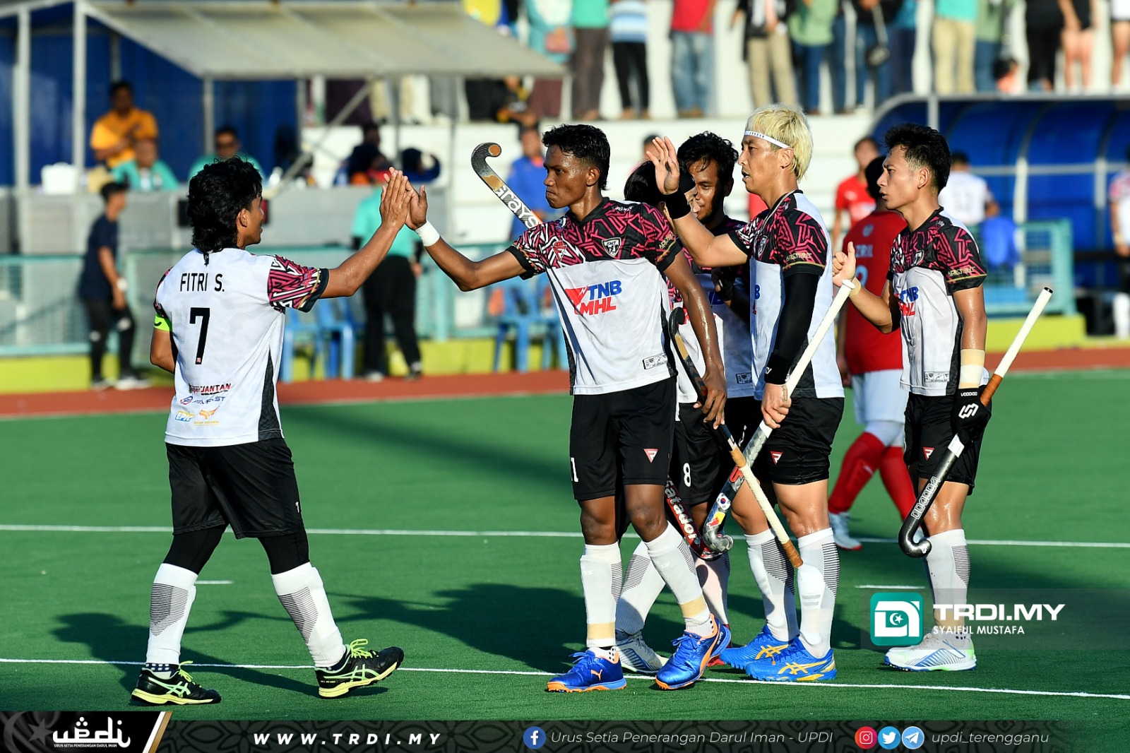 'Penyokong Tranung! Doakan Kami' - THT