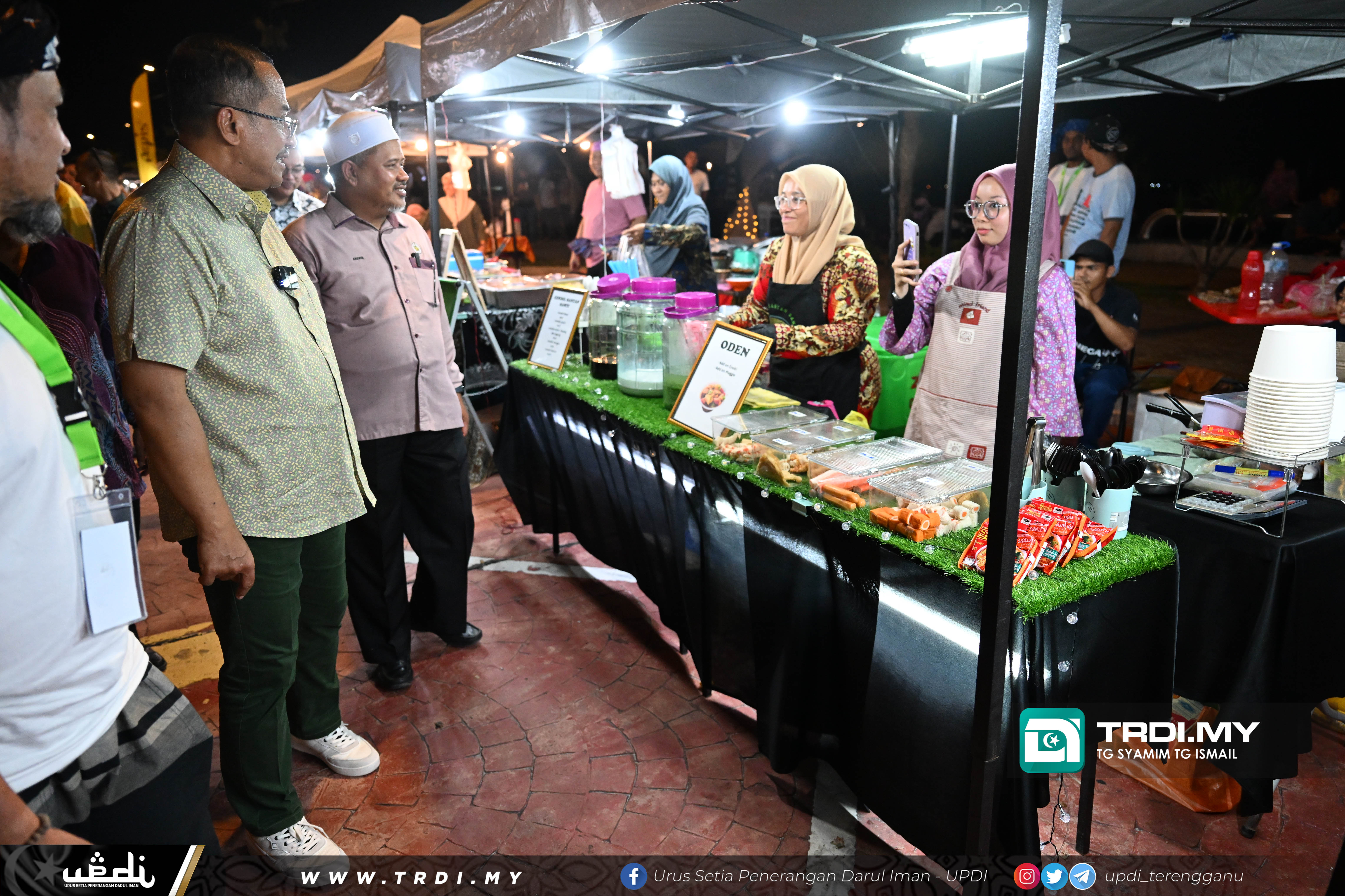 YAB MB menyempurnakan Majlis Perasmian Payang Walk dan Operasi Beca Warisan bertempat di Pesisir Payang, Kuala Terengganu.