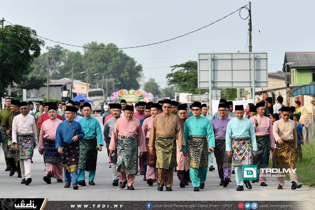 69 Kontinjen Sertai Perarakan Sambutan Maulidur Rasul