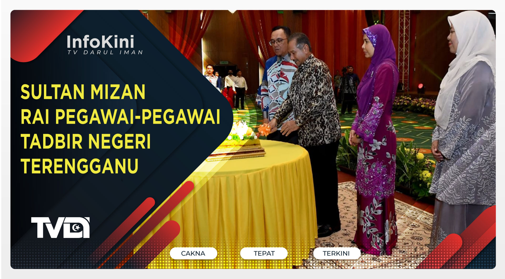 Sultan Mizan Rai Pegawai-pegawai Tadbir Negeri Terengganu