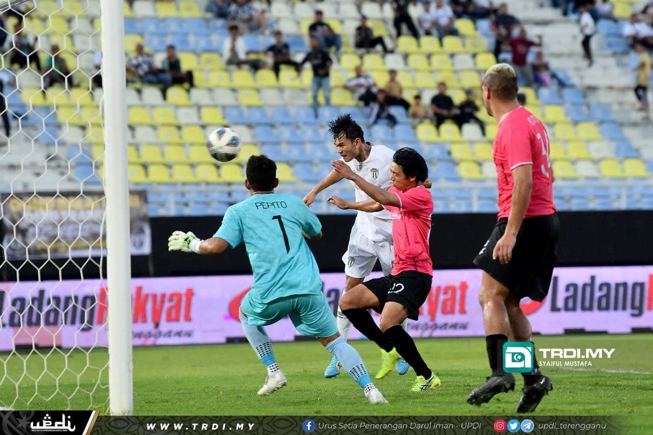 Tandukan Adisak Selamatkan Terengganu FC