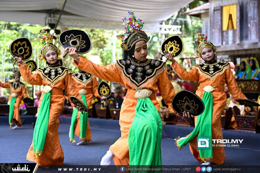 Letak Syarat Hanya Gadis Belum Baligh Boleh Menari di Khalayak