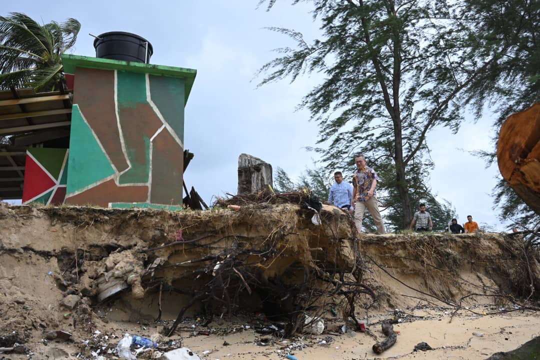 Kerajaan Negeri Sedia Pertimbang Kaedah 'Crasmet' Atasi Hakisan Pantai Penunjuk