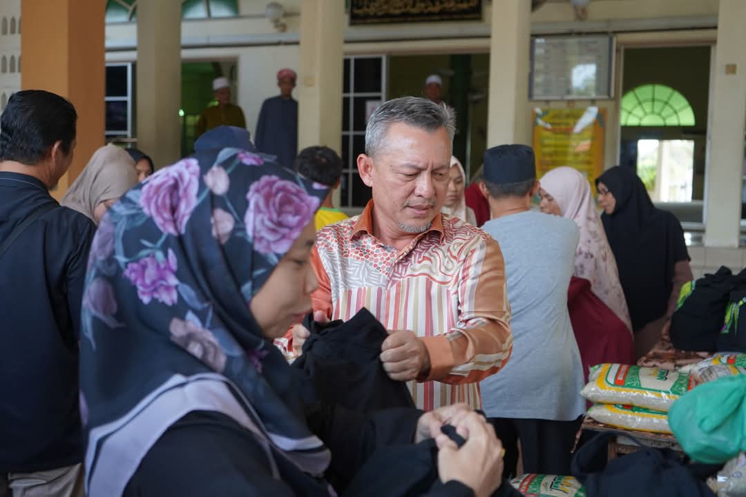 1,252 Penduduk DUN Kijal Terima Bantuan Banjir