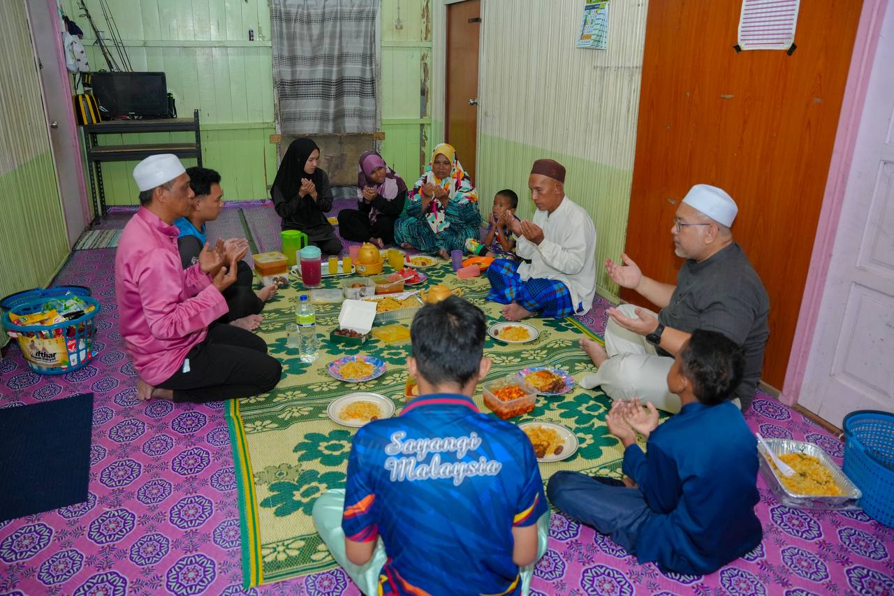 ADUN Wakaf Mempelam Teruskan Tradisi Berbuka Puasa di Rumah Penduduk