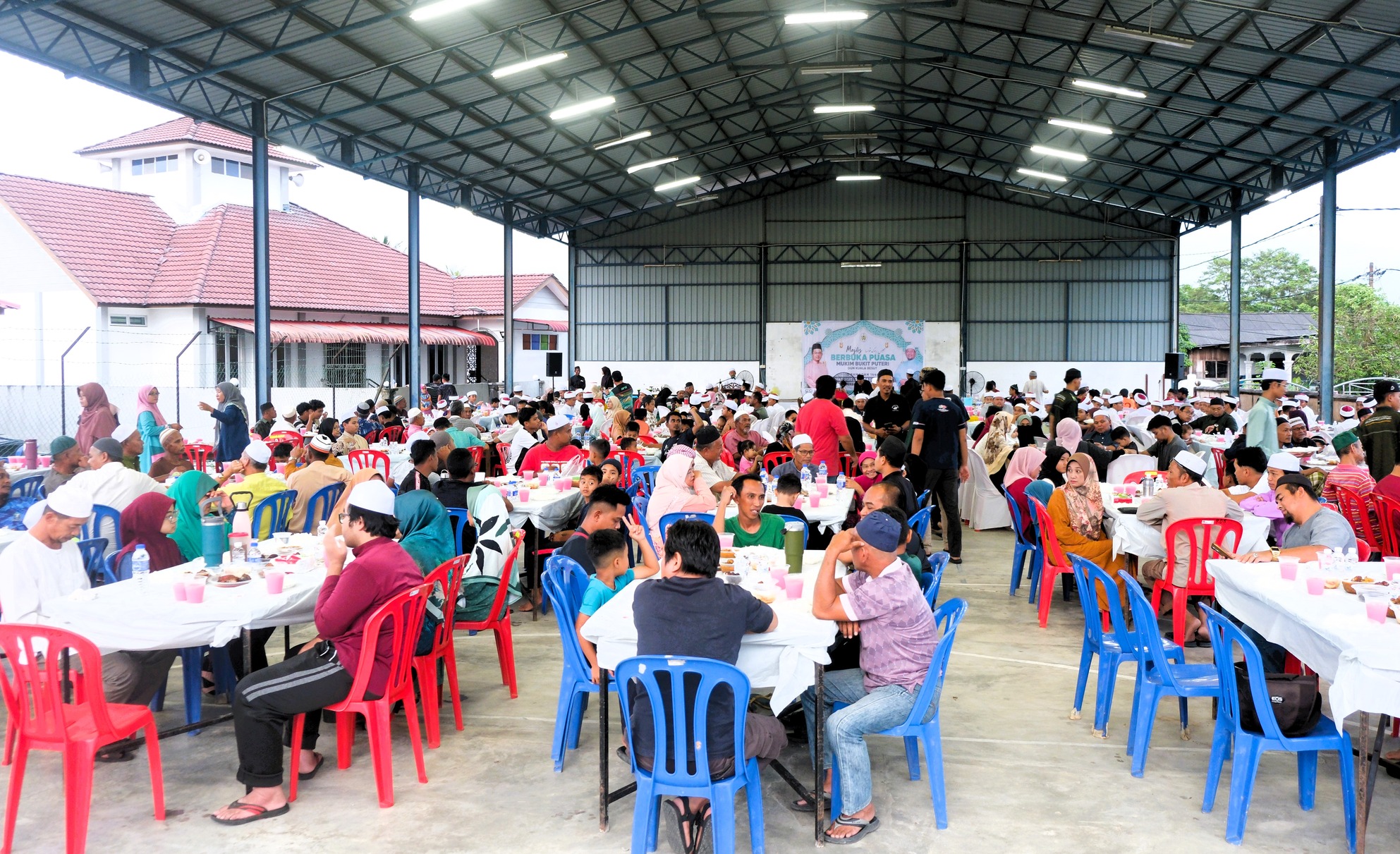 Majlis Berbuka Puasa Mukim Bukit Puteri Bersama ADUN Kuala Besut Meriah