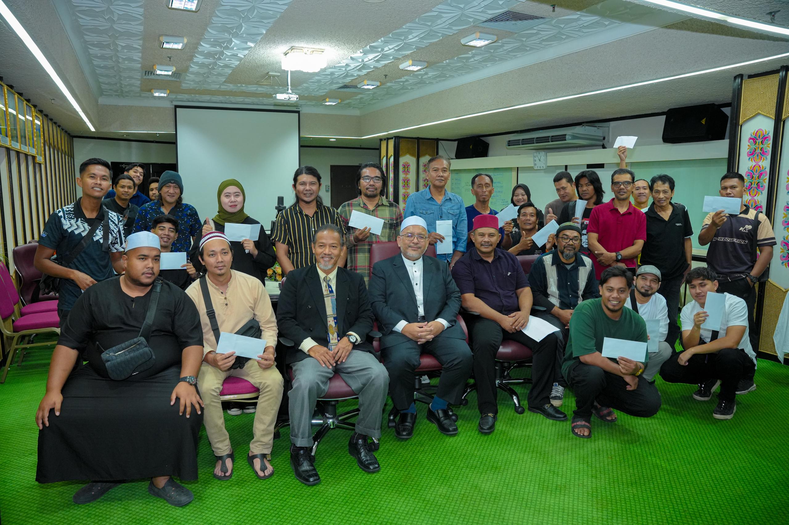 'Buskers' Lega Terima Bantuan Kerajaan Terengganu, Sokong Usaha Tambah Baik