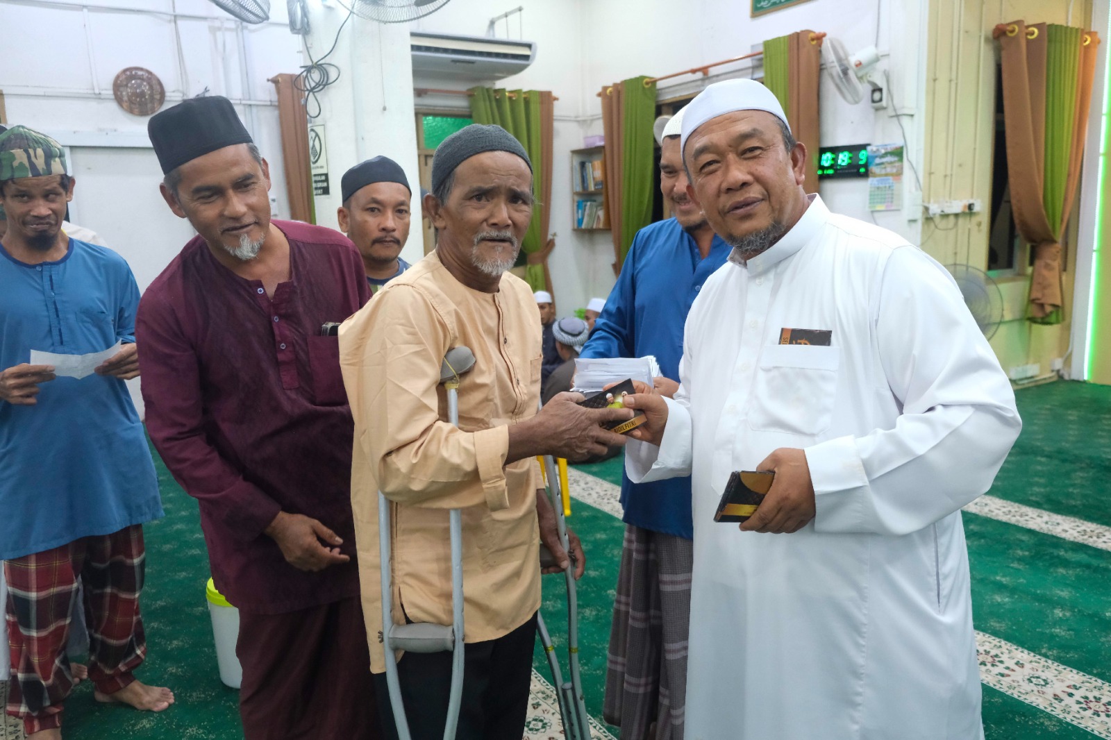 60 Asnaf Tok Saboh Terima Zakat