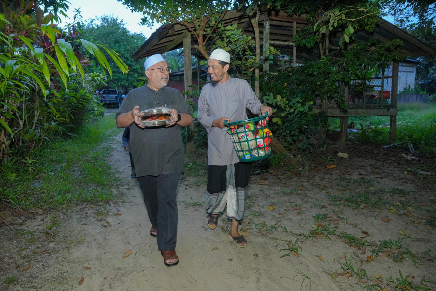 "Tertunai Hajat Saya, YB Datang Rumah"
