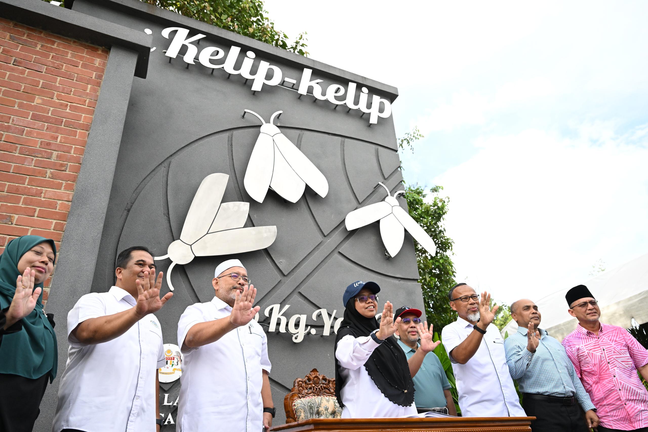 Kelip-kelip Kampung Yak Yah Kembali 'Bercahaya'