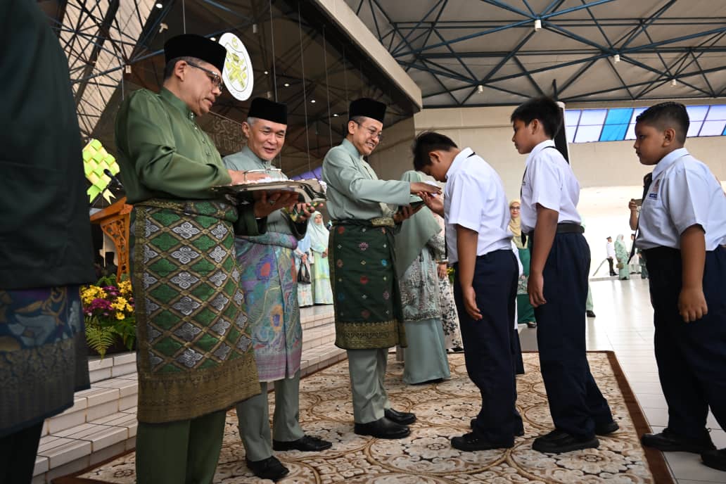 100 Pelajar Diraikan Wisma Darul Iman