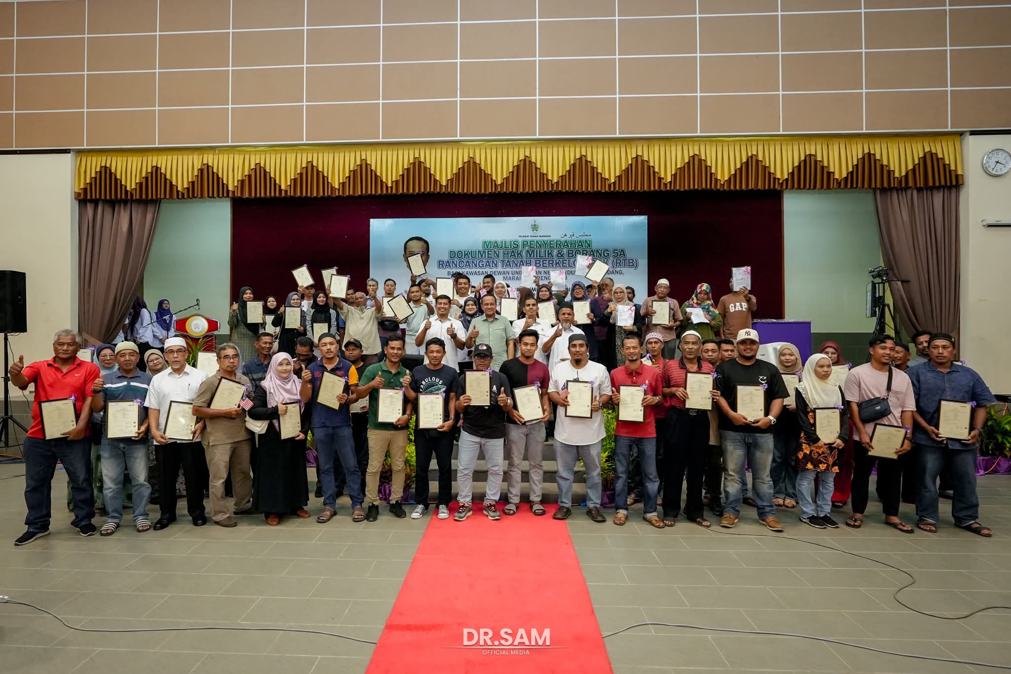 518 Penduduk Tak Sangka Terima Tanah daripada MB