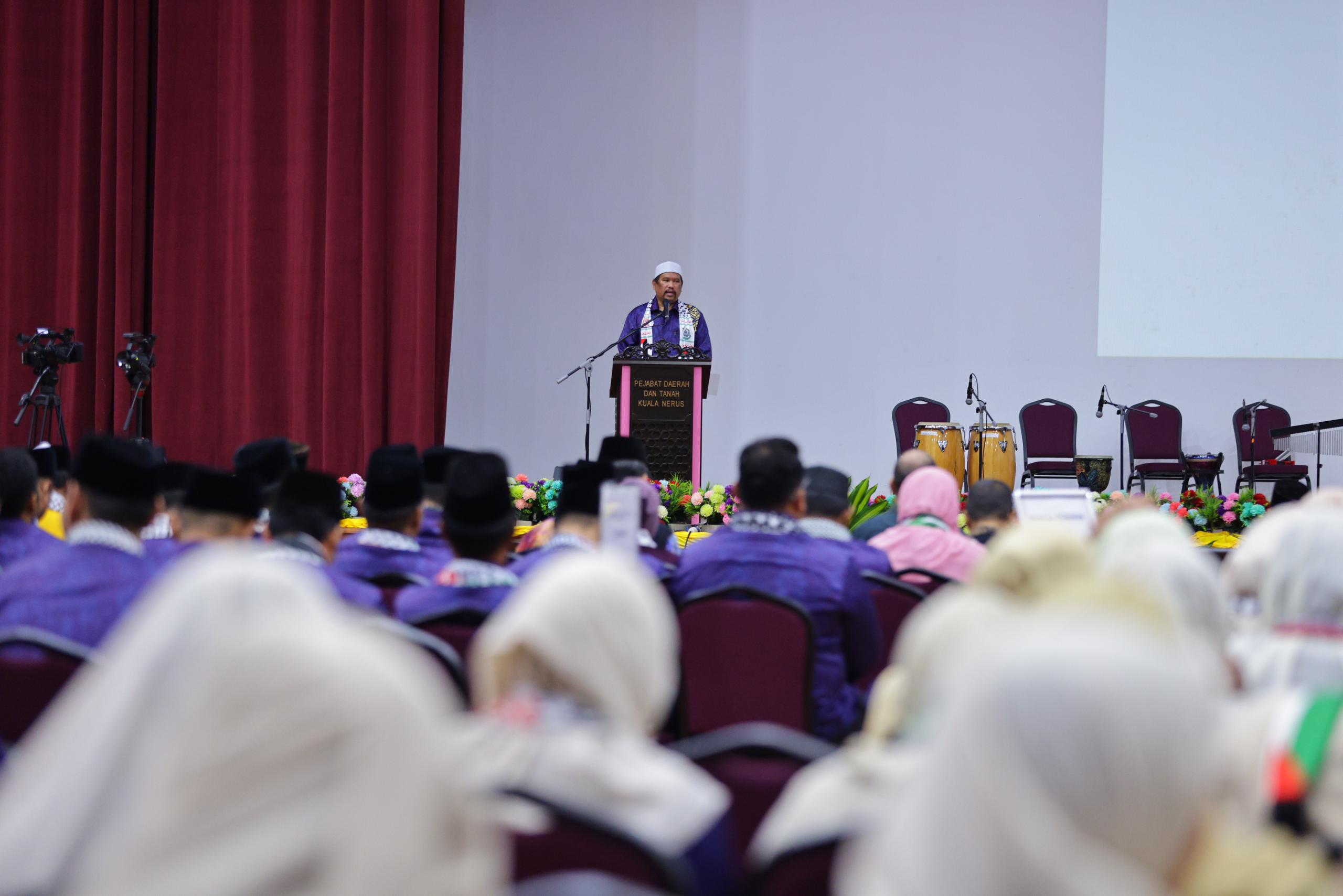 Pelajar SMIDI Guna Tablet Mulai Tahun Hadapan