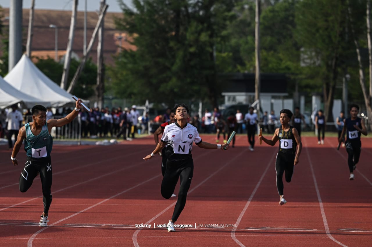 SUTERA 2025: 'Photo Finish' Penentu Juara 4x100M Lelaki