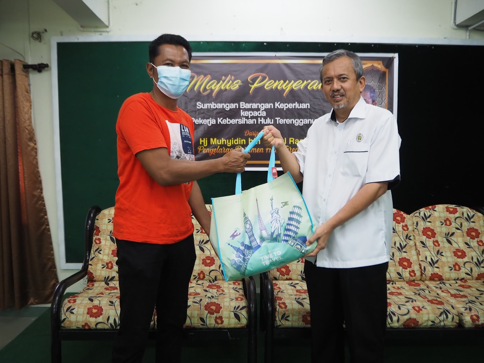 Petugas Kebersihan 'Wira Tak Didendang' Diraikan Di Hulu Terengganu