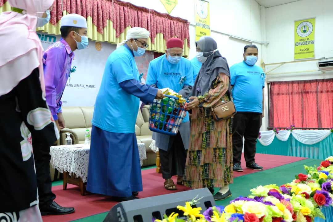 YADIM Santuni 100 Asnaf Di DUN Manir