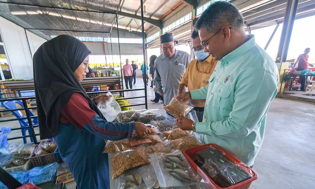 Pusat Pengumpulan Hasil Tani Kini Jadi Pasar Borong Setiu