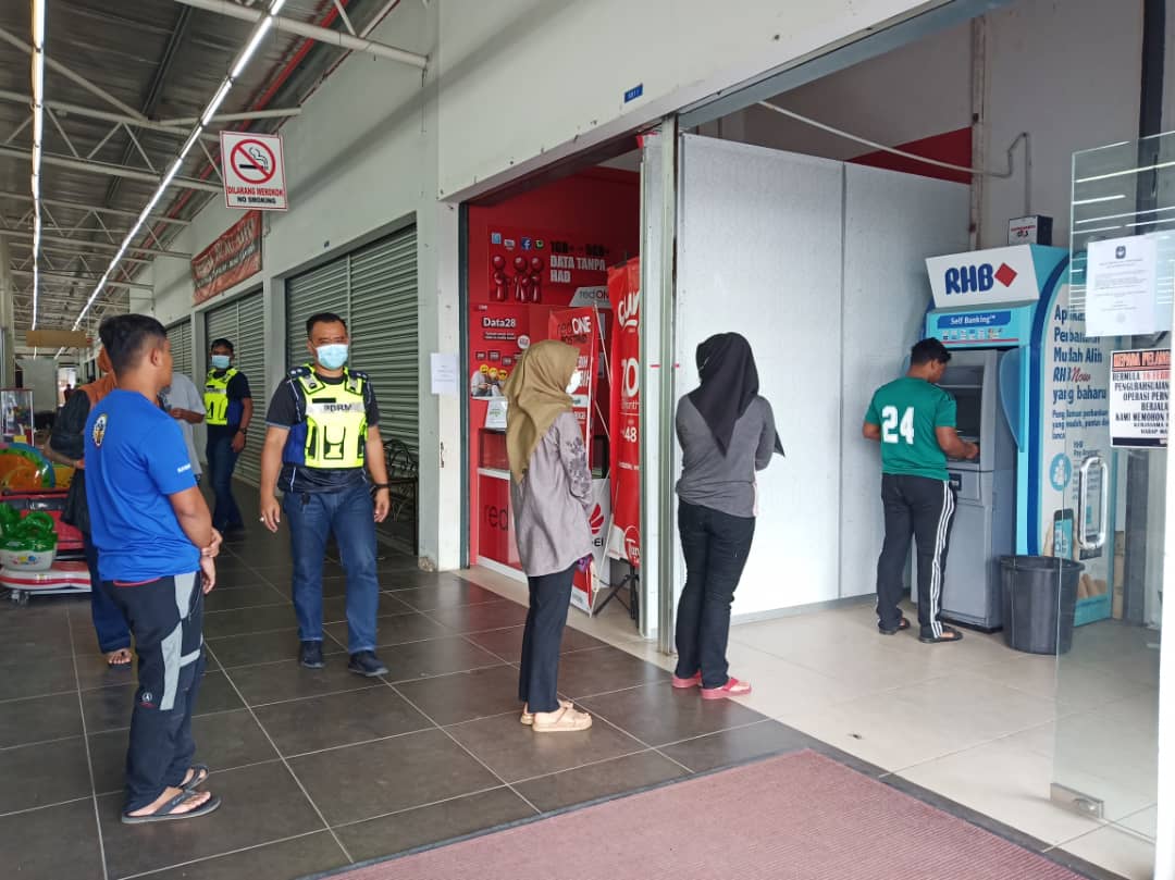 Orang Hulu Terengganu, Awas! Anda Dipantau