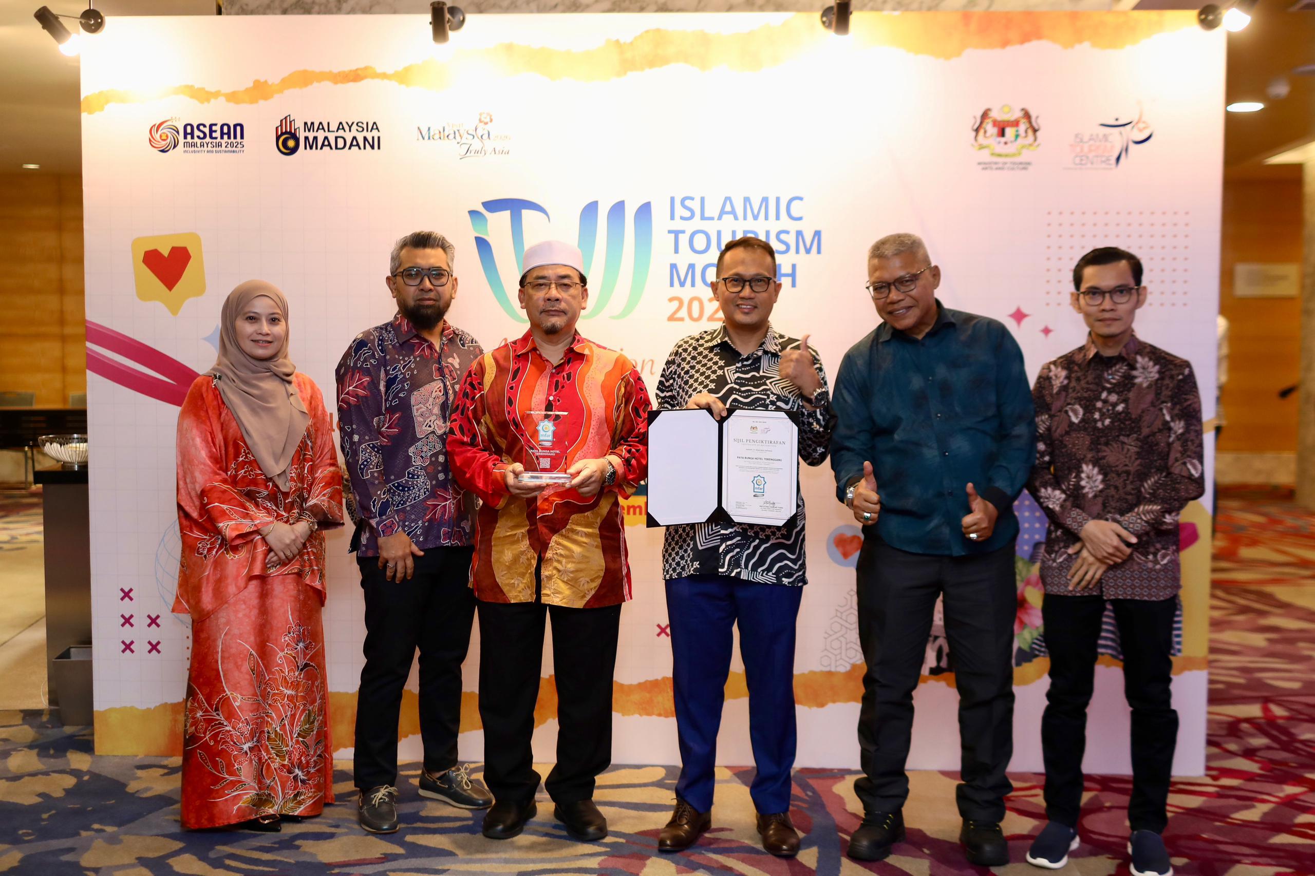 Paya Bunga Hotel Raih MFAR Platinum, Bukti  Komitmen Mesra Muslim