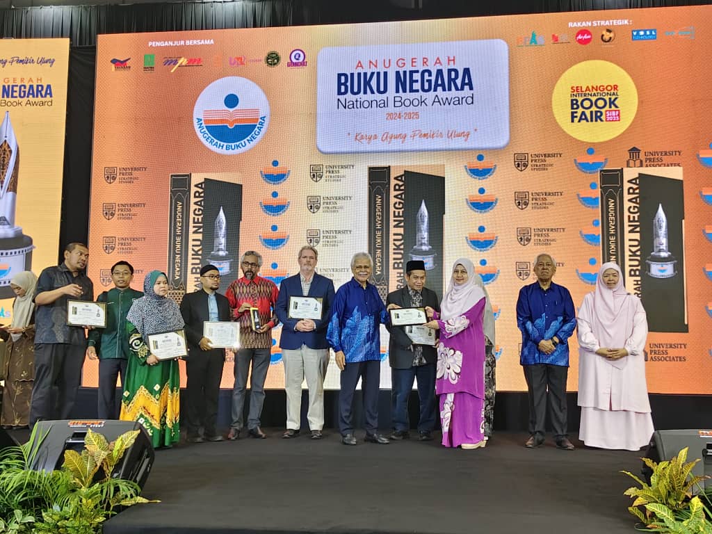 Birds of Terengganu (Mandarin) Raih Anugerah Buku Negara
