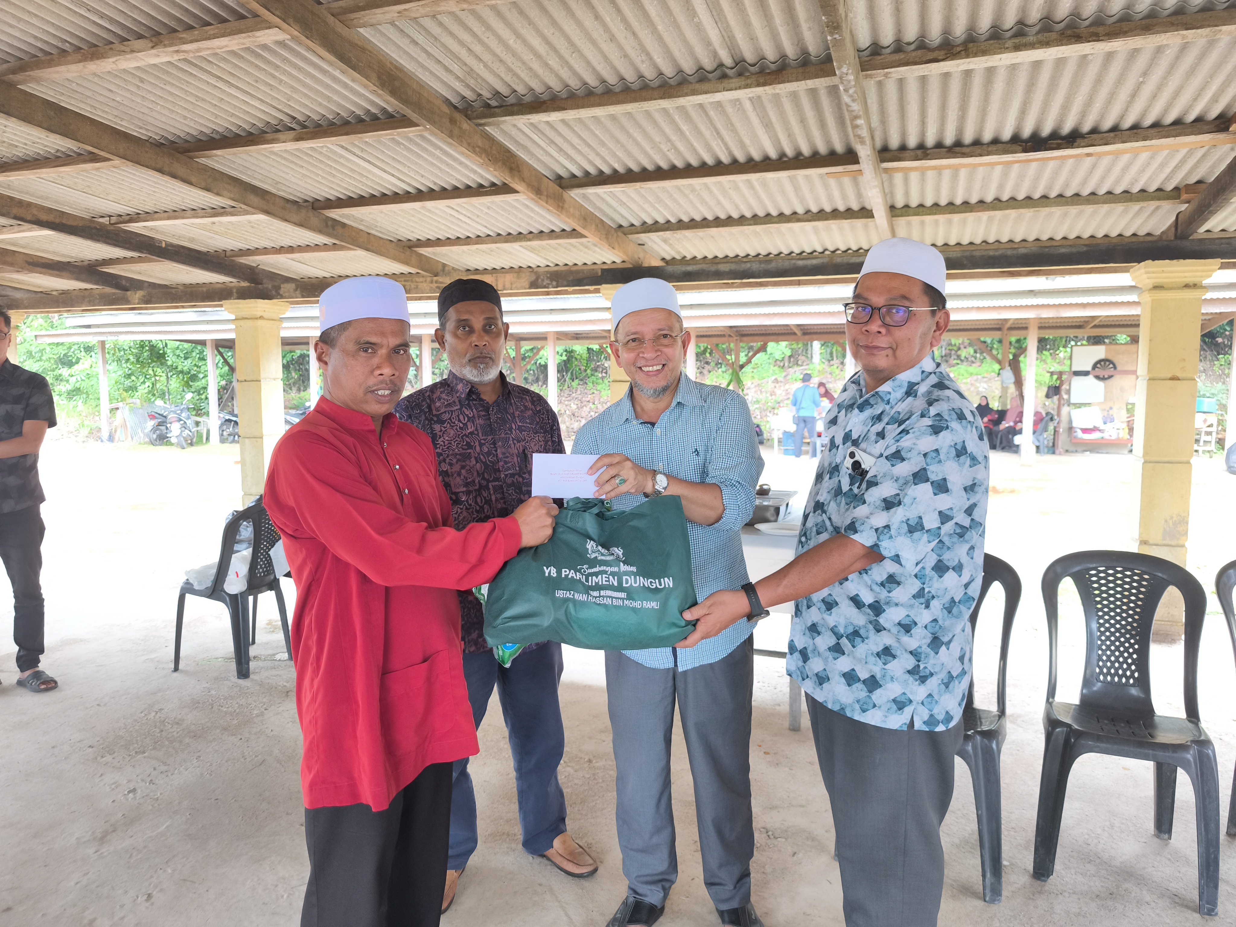 131 Pekerja Pesaka Timber Terima Sumbangan Wang Tunai dan Barangan Keperluan