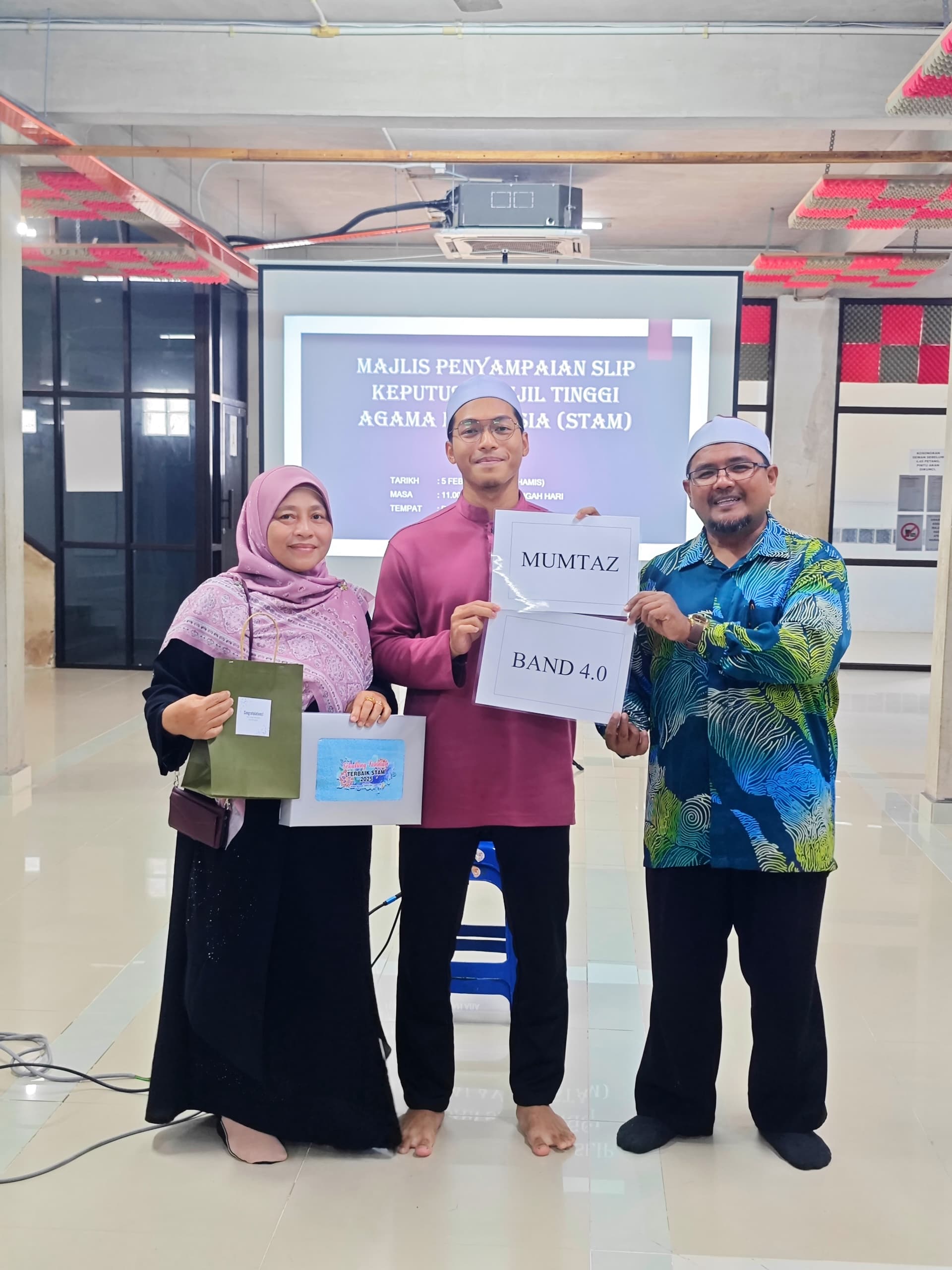 Pelajar Terbaik STAM Terengganu Bukti Kejayaan Lahir Daripada Keberkatan Ilmu