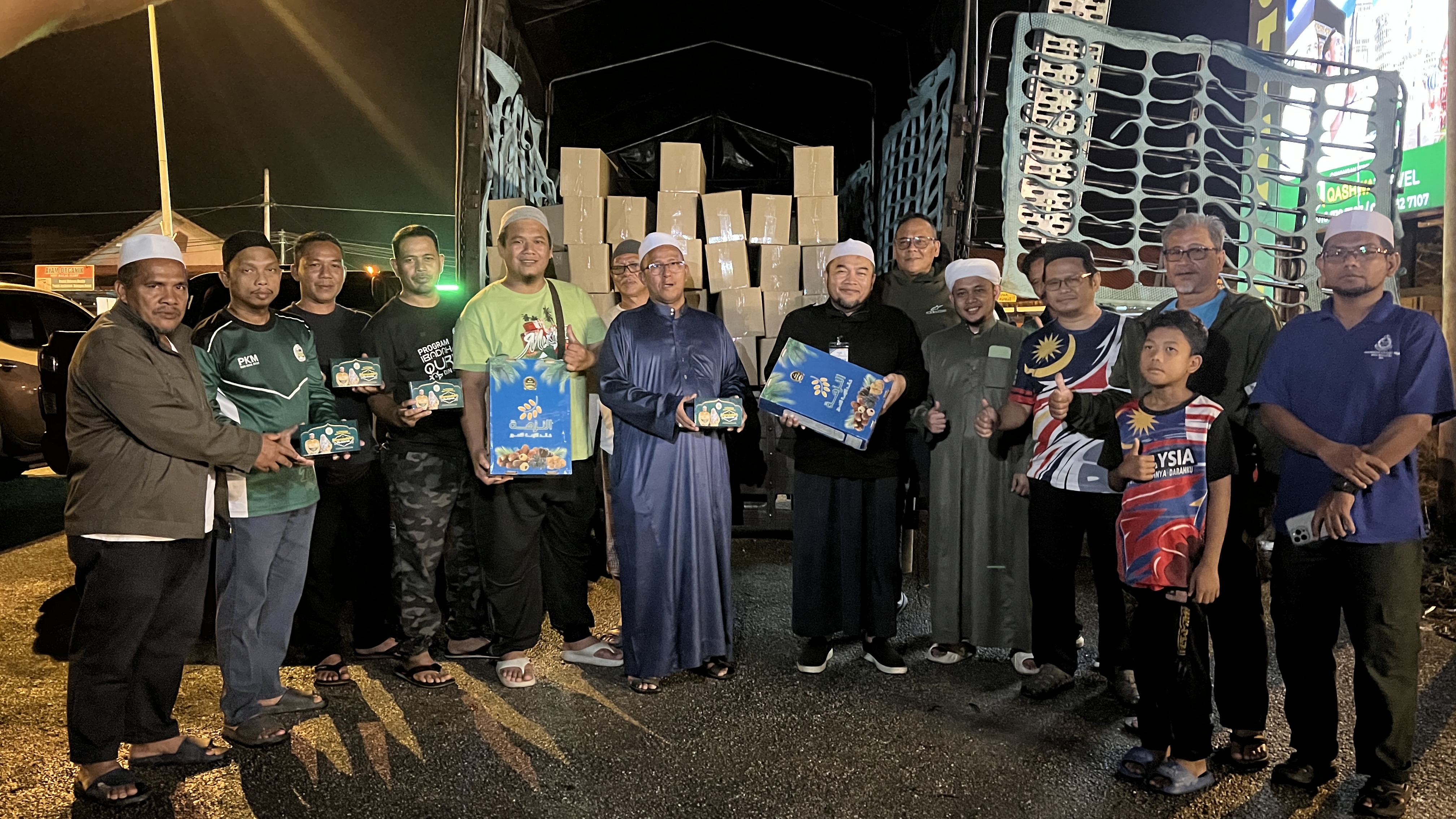 8,600 Kotak Kurma Buat Warga DUN Jerteh