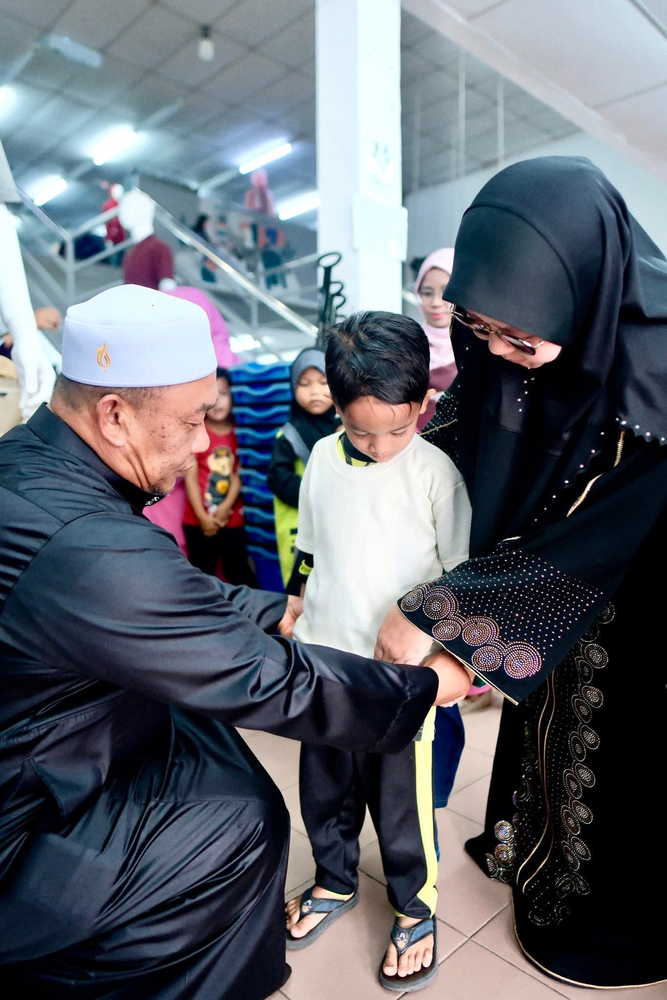 Baju Raya Untuk Anak PASTI, Duit Raya Untuk Guru