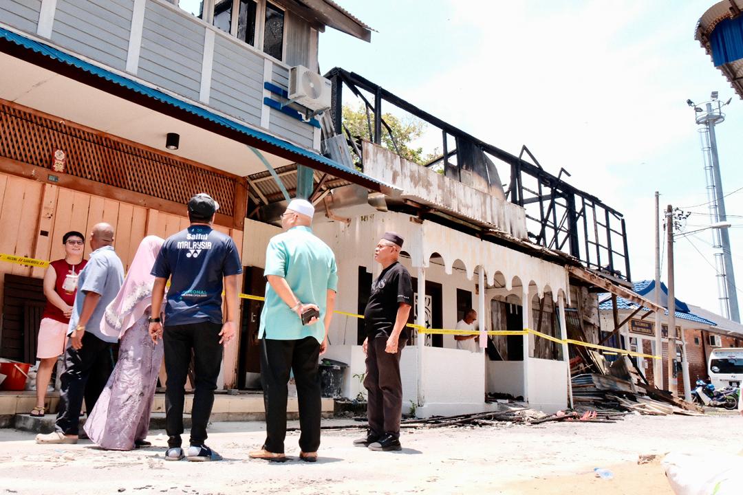 Tindakan Pantas Penduduk Selamatkan Warga Emas