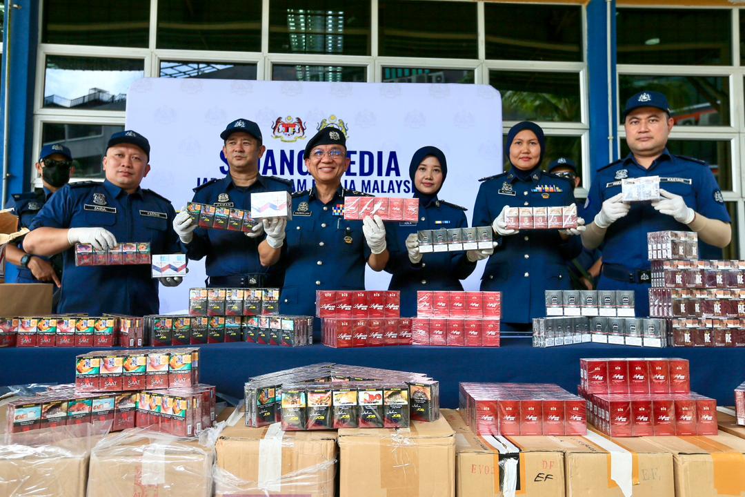 JKDM Terengganu Tumpaskan Sindiket Rokok Seludup, Rampasan Lebih RM807,000