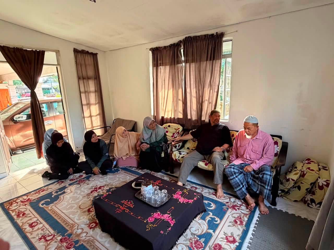 ADUN Paka Ziarah Keluarga Allahyarham Akim dan Sufian