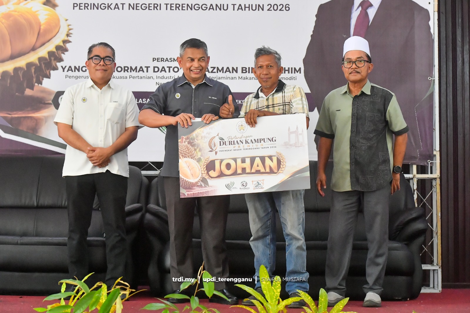 Anak Gondang ‘Pikat’ Juri, Pekebun Marang Rangkul Johan Durian Kampung Premium