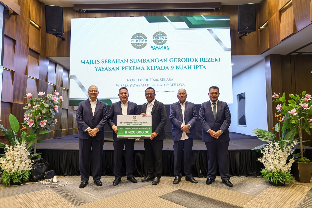 UMT Terima RM20,000 Bantuan Gerobok Rezeki Siswa Oleh PEKEMA
