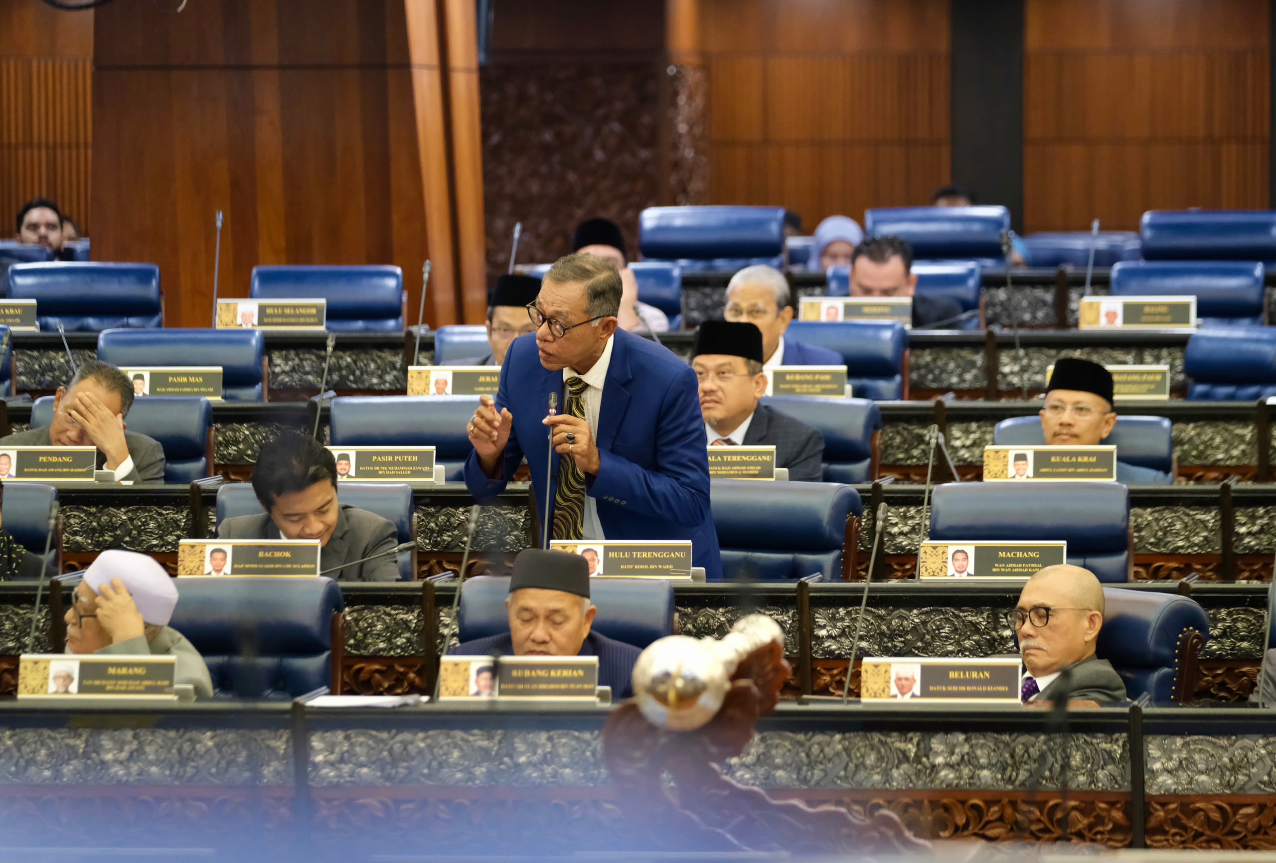 Rosol Persoal Pengecualian Syarikat Teknologi Gergasi Daripada Akta Keselamatan Siber