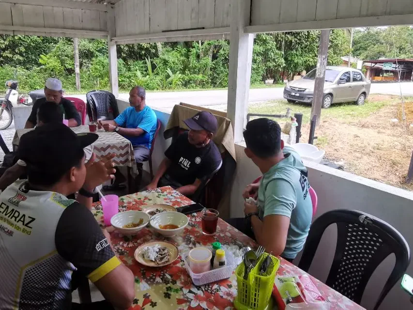 Colek Kaki Ayam Murni Jadi Tumpuan Ramai