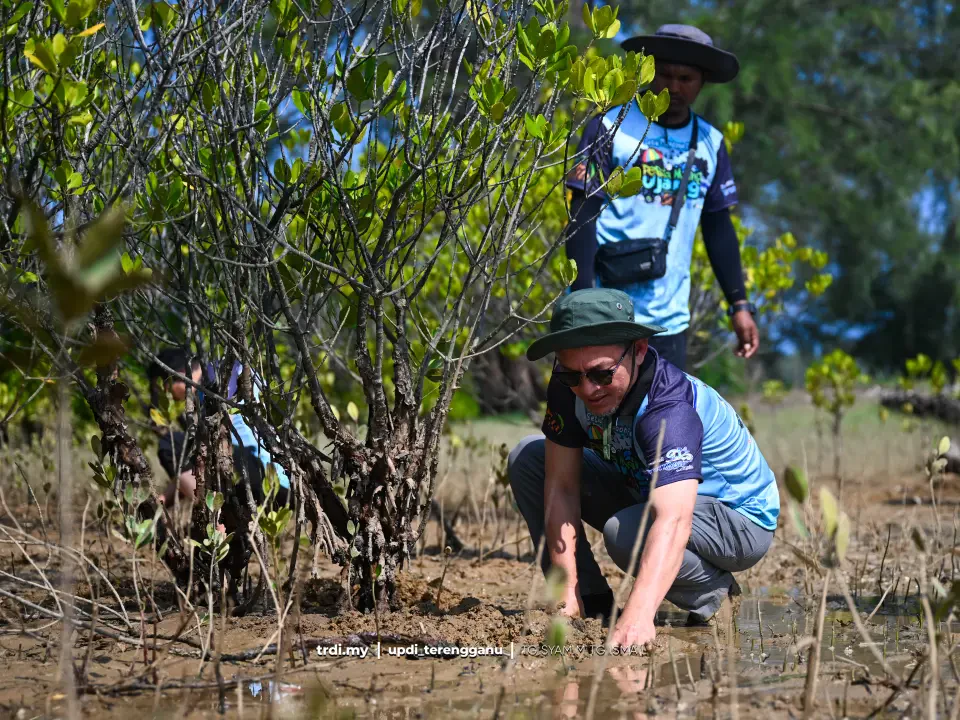 YB Datuk Razali Idris Ke Majlis Perasmian Pesta Main Ujan di Setiu