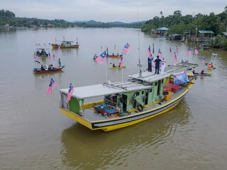 Perarakan Bot dan Sukaneka Eratkan Silaturahim Sesama Komuniti